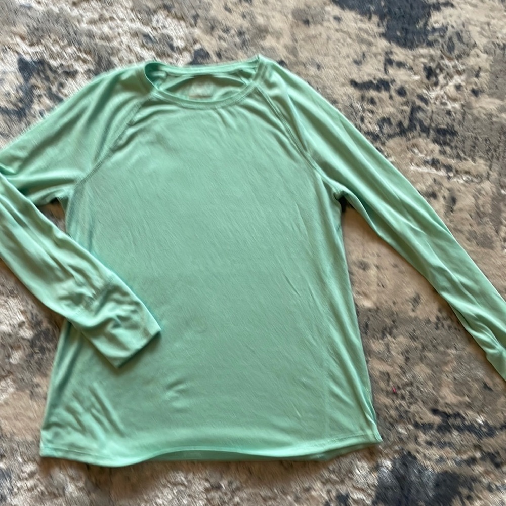 Tek Gear workout shirt large